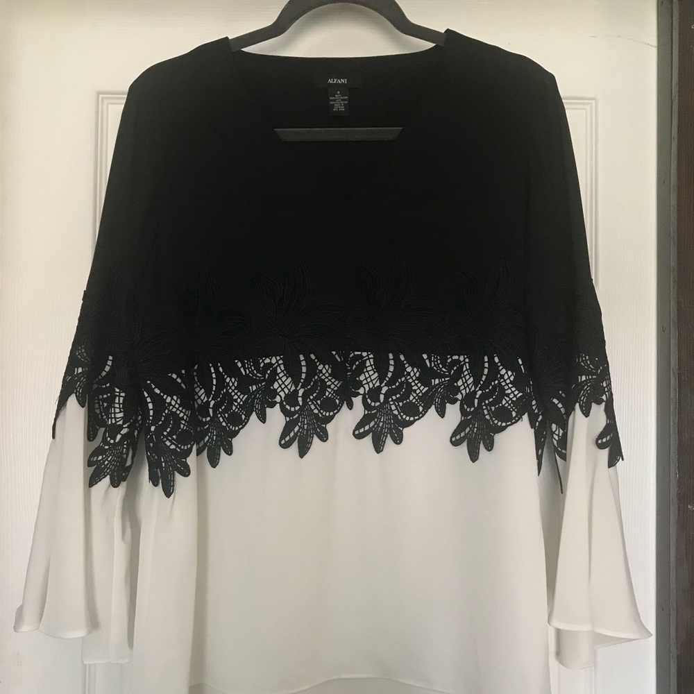 NWT Alfani Bell Sleeve Top